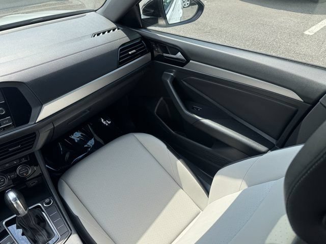 Used 2019 Volkswagen Jetta R-Line FWD image 16