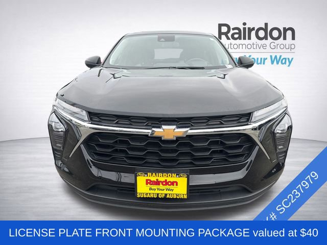 Used 2025 Chevrolet Trax LS image 2