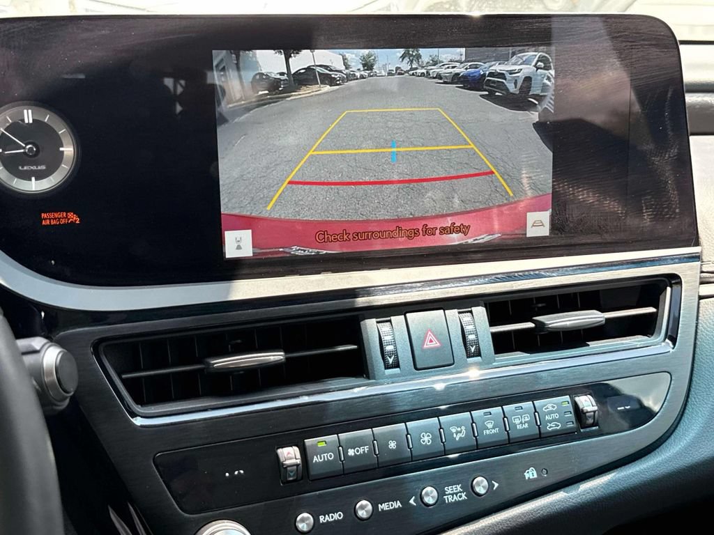 Used 2025 Lexus ES 350 w/ Premium Package FWD image 12