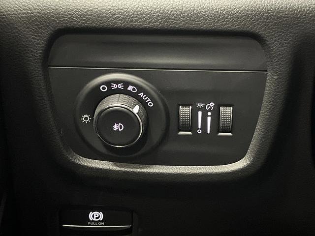 New 2026 Jeep Grand Cherokee Limited w/ Luxury Tech Group II image 25