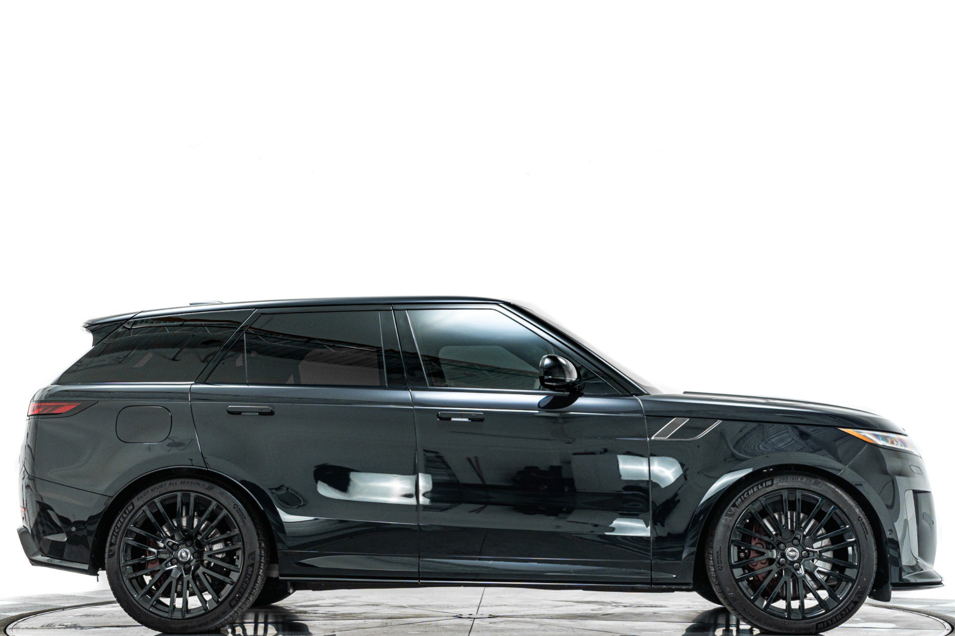 Used 2025 Land Rover Range Rover Sport SV Edition Two AWD/4WD image 2