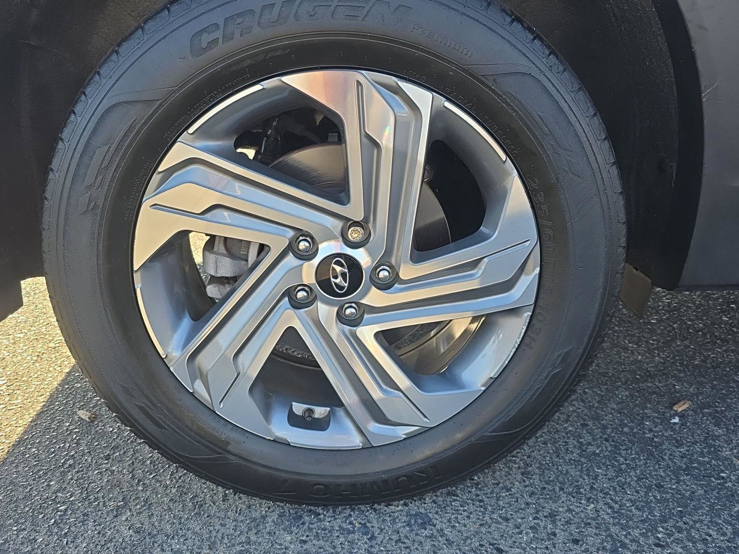 Used 2023 Hyundai Santa Fe SEL w/ Winter Weather Package image 5