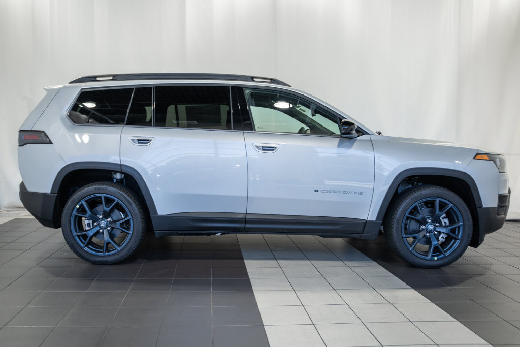 New 2026 Jeep Cherokee Overland AWD/4WD image 3