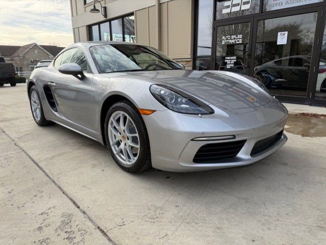Used 2024 Porsche 718 Cayman image 3