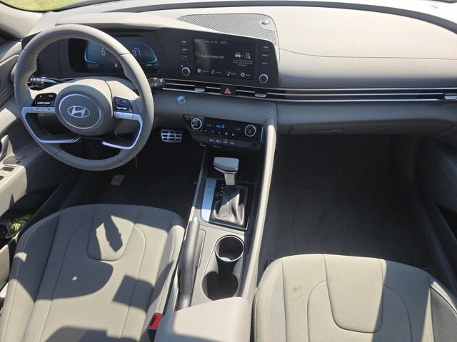 New 2025 Hyundai Elantra Sport image 18