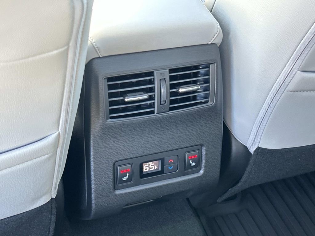 New 2026 Mitsubishi Outlander SEL FWD image 18