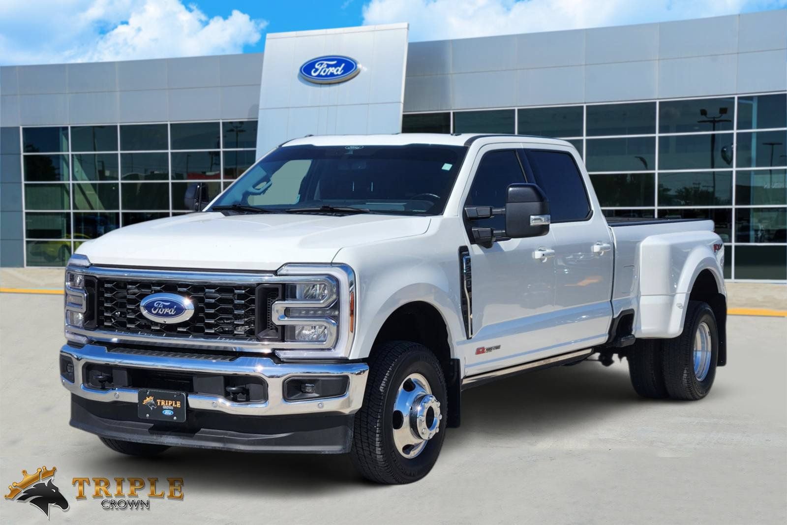 Certified 2025 Ford F350 Lariat w/ Lariat Ultimate Package AWD/4WD image 2