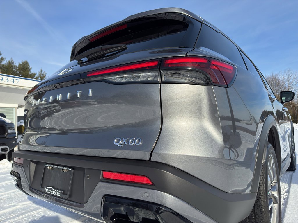 Used 2023 INFINITI QX60 Luxe image 10