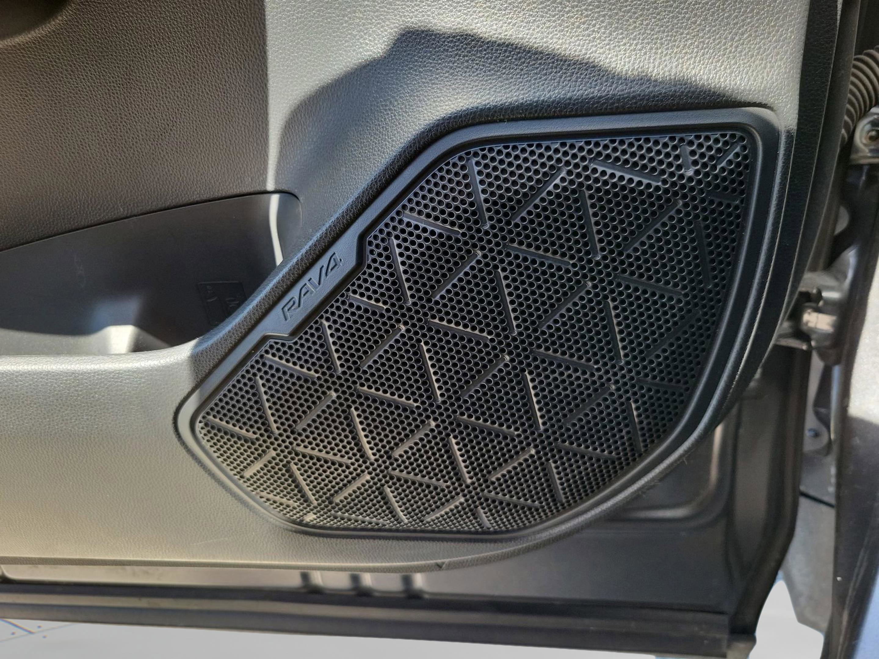 Used 2023 Toyota RAV4 XLE Premium image 27