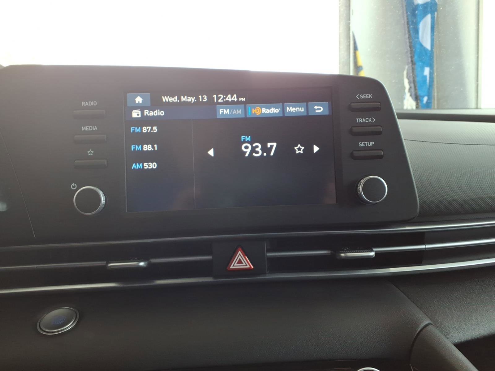 Used 2025 Hyundai Elantra Hybrid FWD image 24