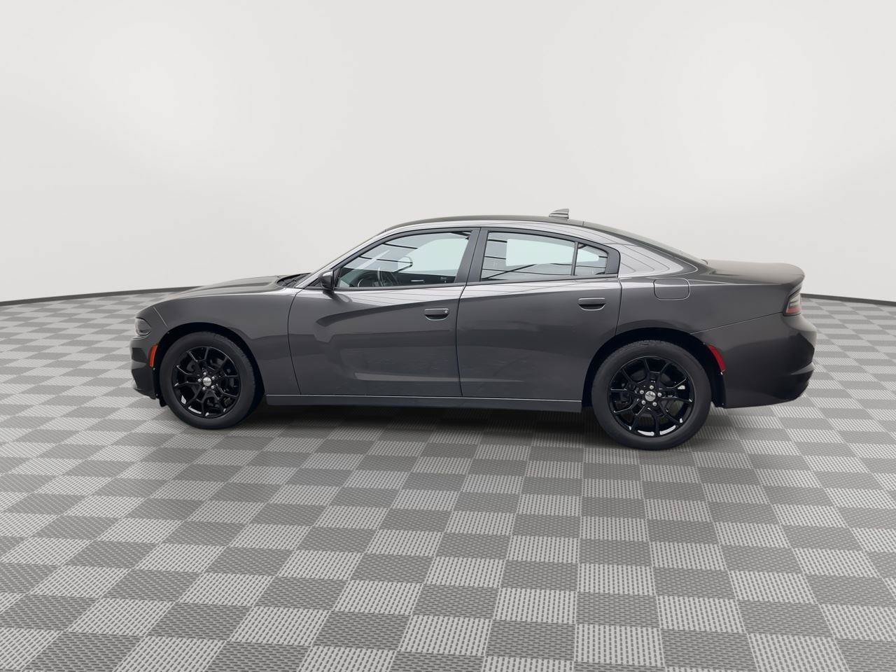 Used 2017 Dodge Charger SXT AWD/4WD image 31