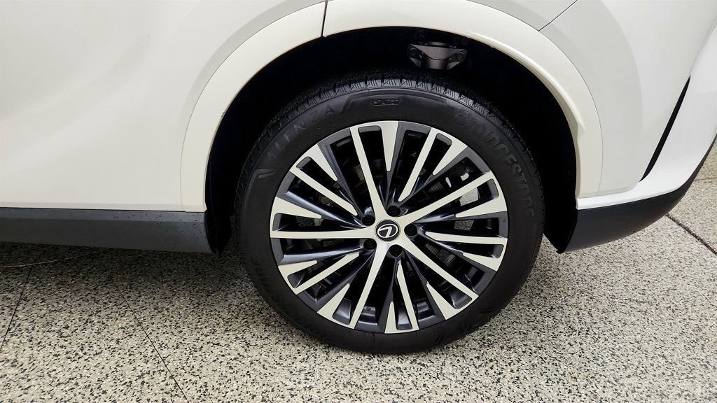 Used 2023 Lexus RX 350 Premium Plus w/ Cold Area Package FWD image 9