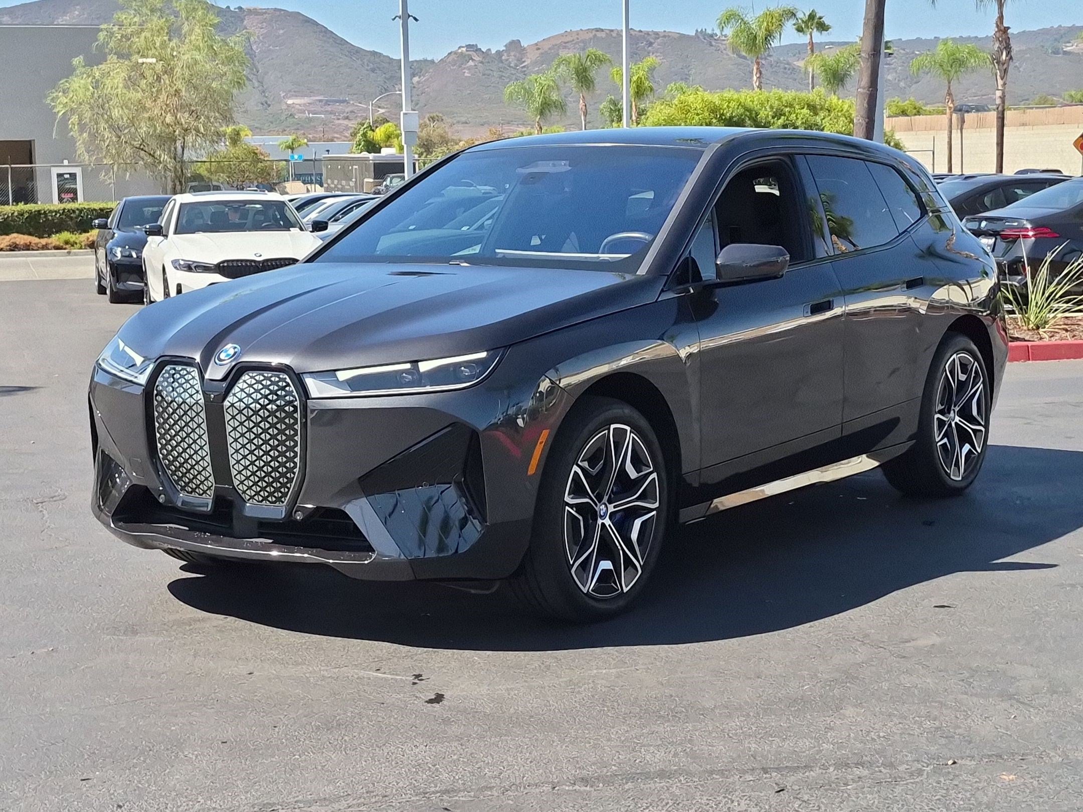 Certified 2025 BMW iX xDrive50 w/ Premium Package AWD/4WD image 5