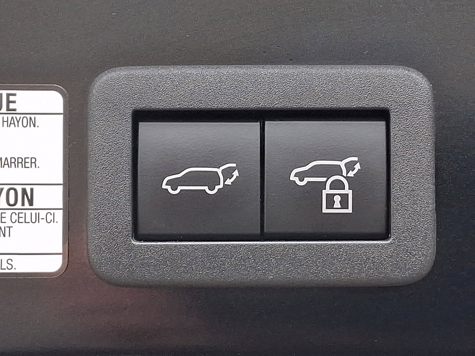 Certified 2022 Toyota Corolla Cross XLE w/ Convenience Package image 29