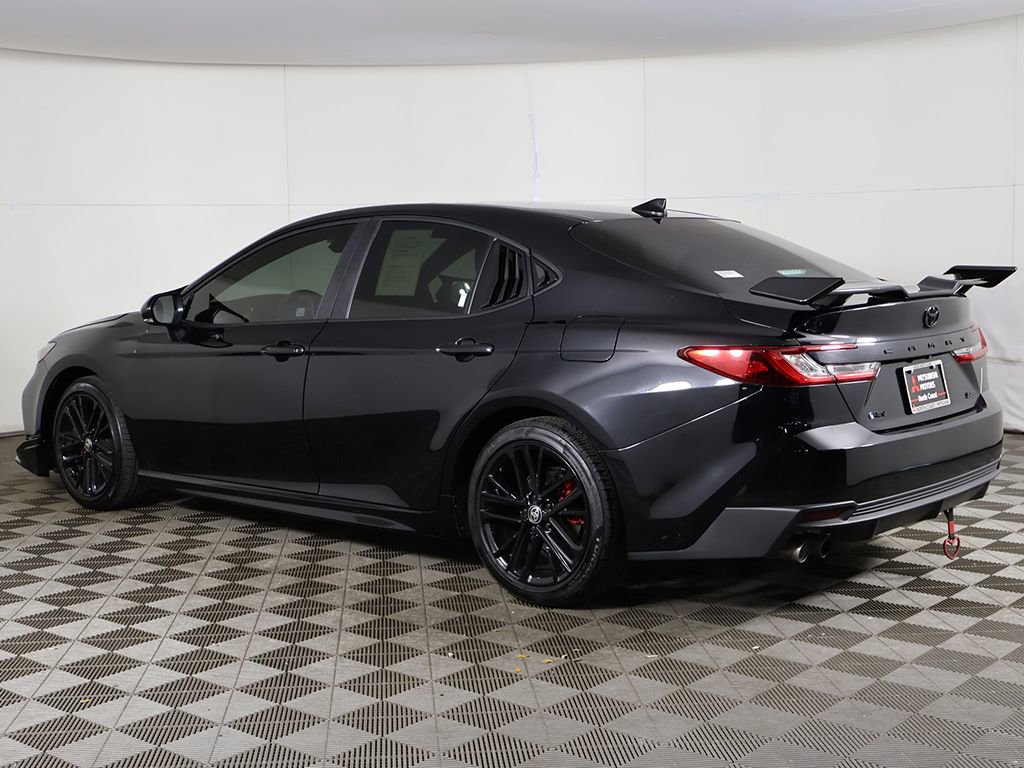 Used 2025 Toyota Camry SE FWD image 9