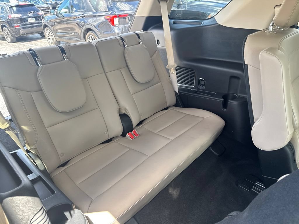 Used 2023 Ford Explorer Limited w/ Equipment Group 301A AWD/4WD image 47