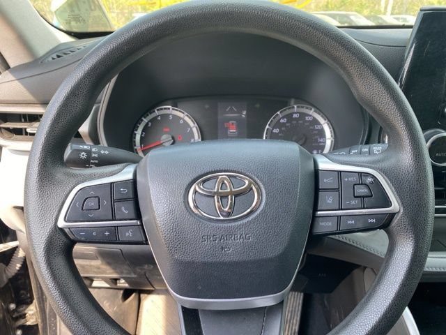 Used 2022 Toyota Highlander L AWD/4WD image 19