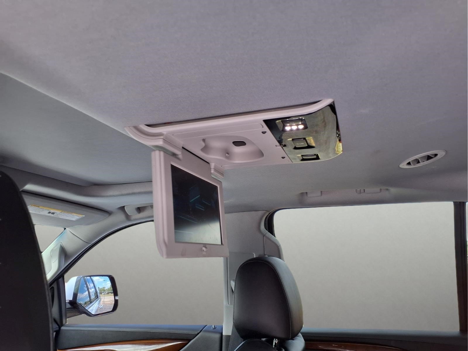 Certified 2019 Cadillac Escalade Luxury AWD/4WD image 9