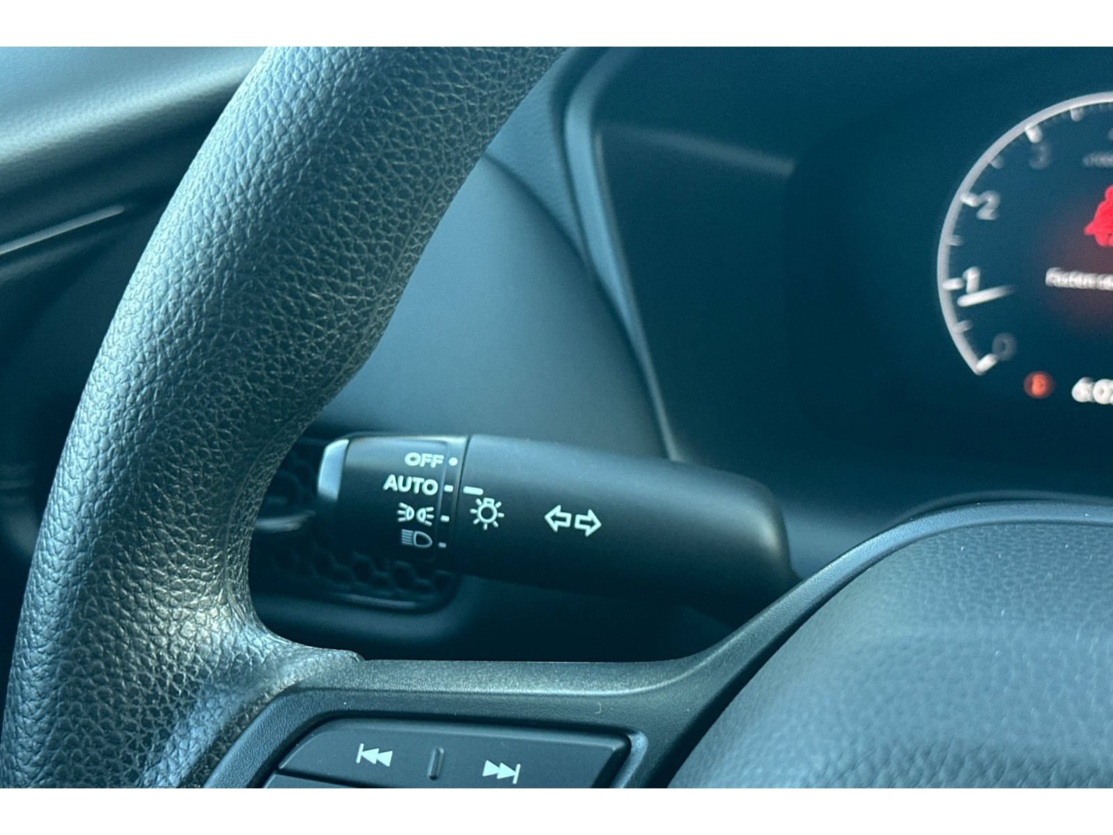 Used 2024 Honda HR-V LX image 38