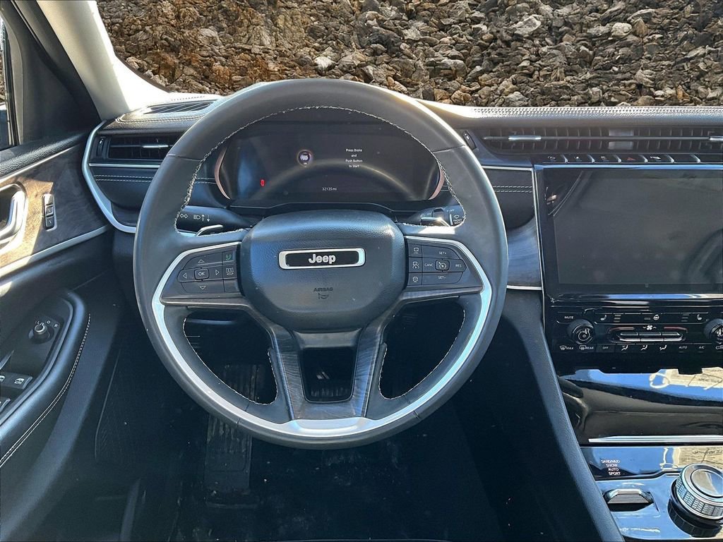 Used 2023 Jeep Grand Cherokee Limited image 5