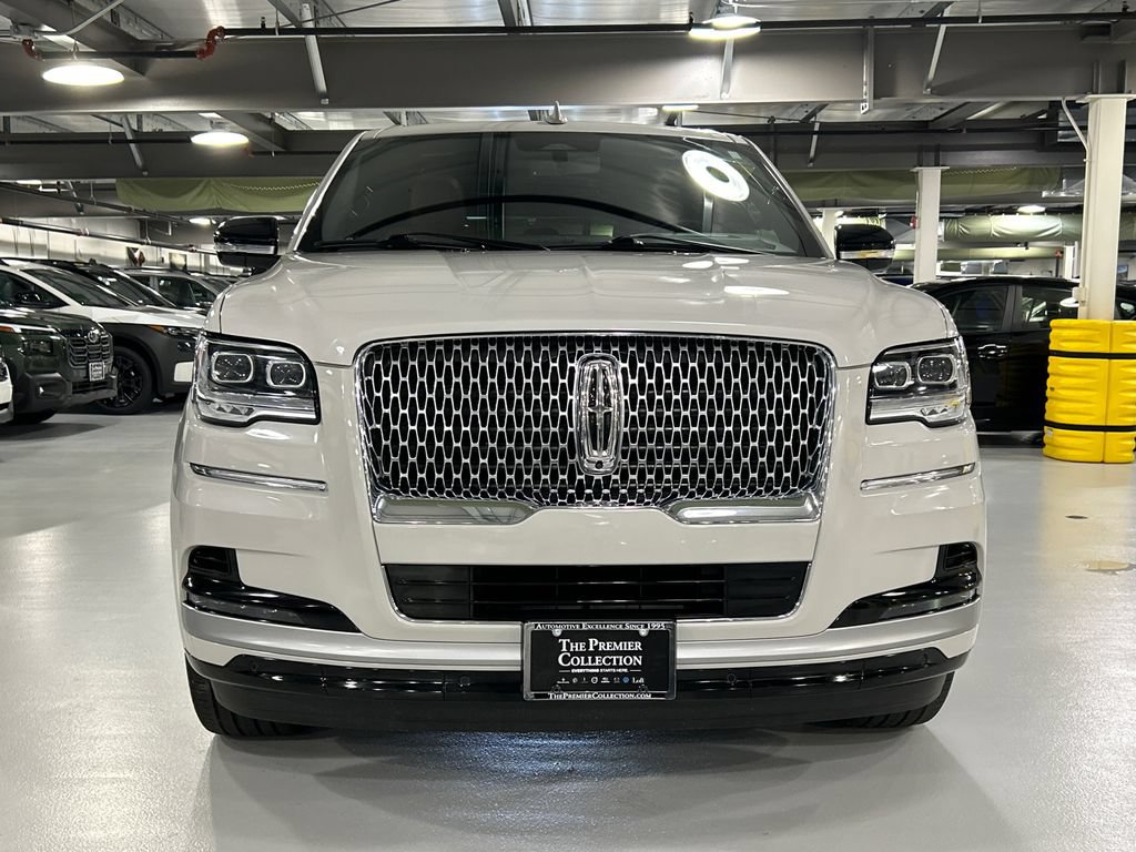Used 2022 Lincoln Navigator L Reserve AWD/4WD image 7