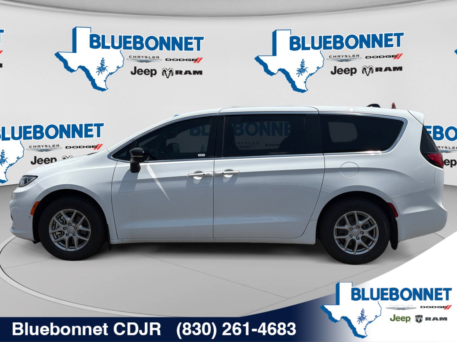 New 2026 Chrysler Pacifica Select FWD image 8