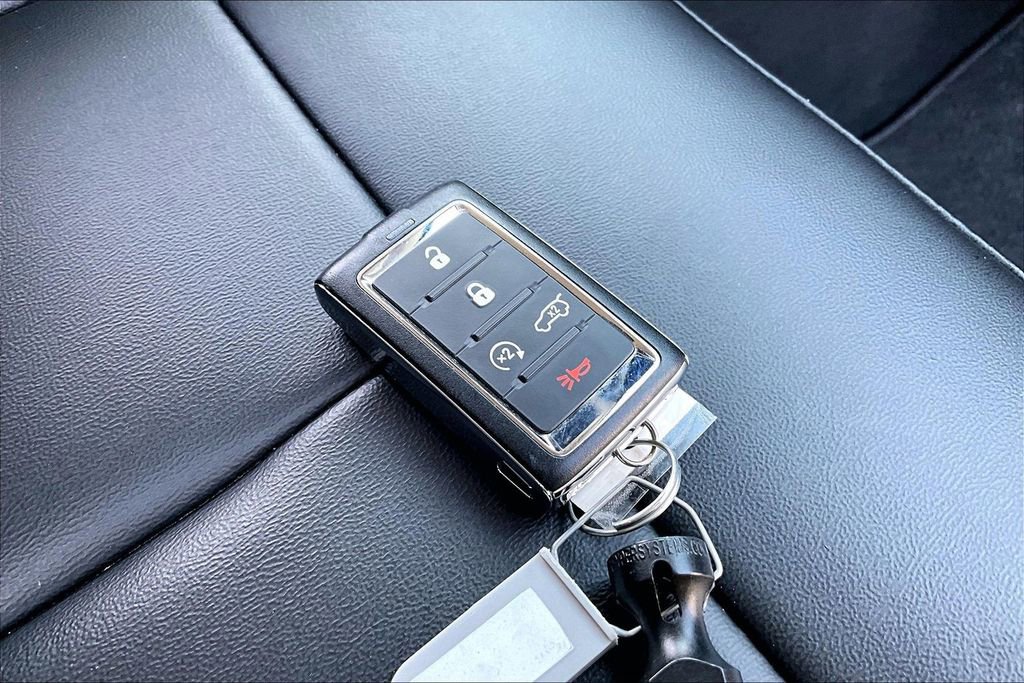 Used 2023 Jeep Grand Cherokee Limited image 11