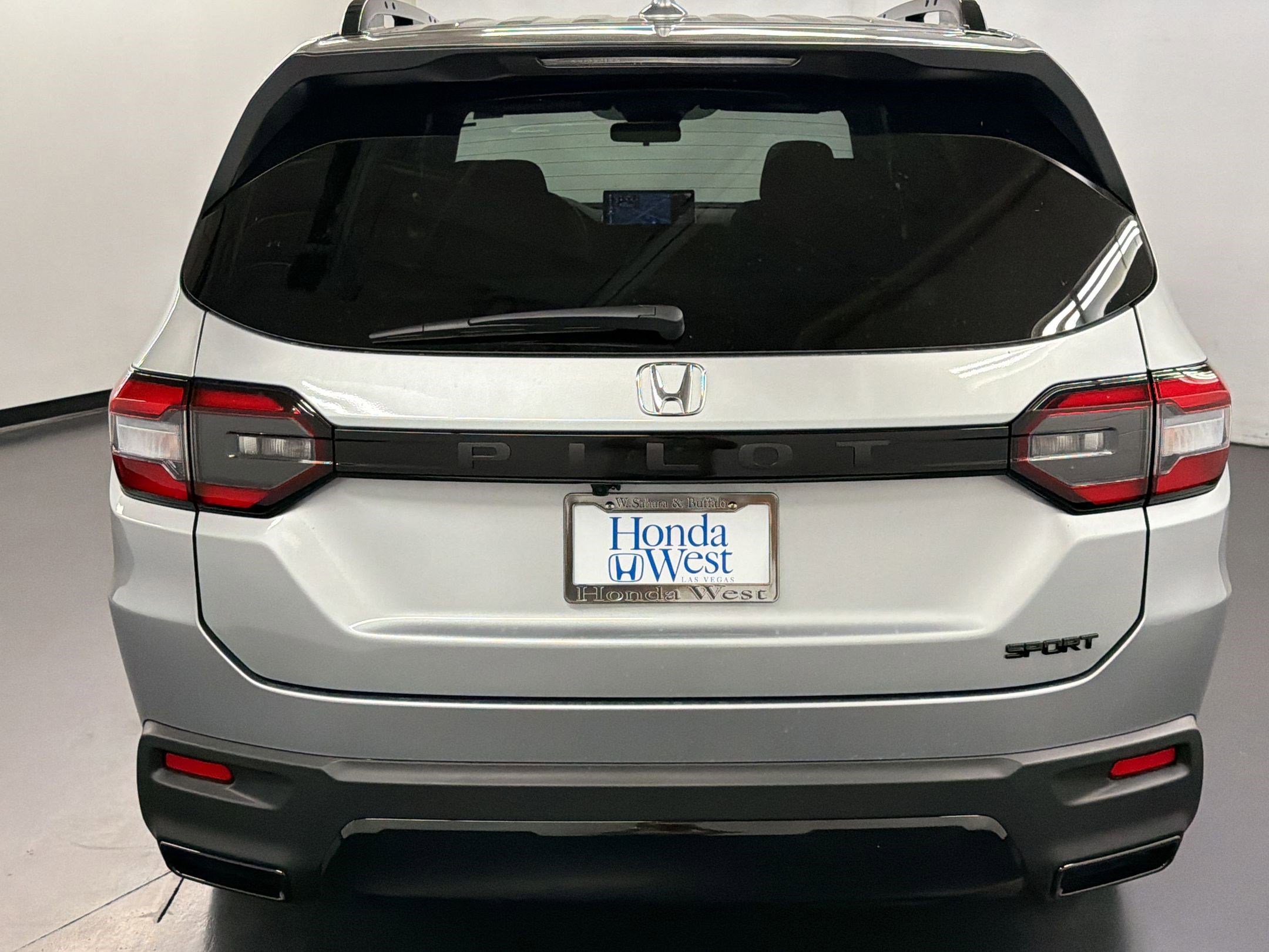 New 2026 Honda Pilot Sport image 10