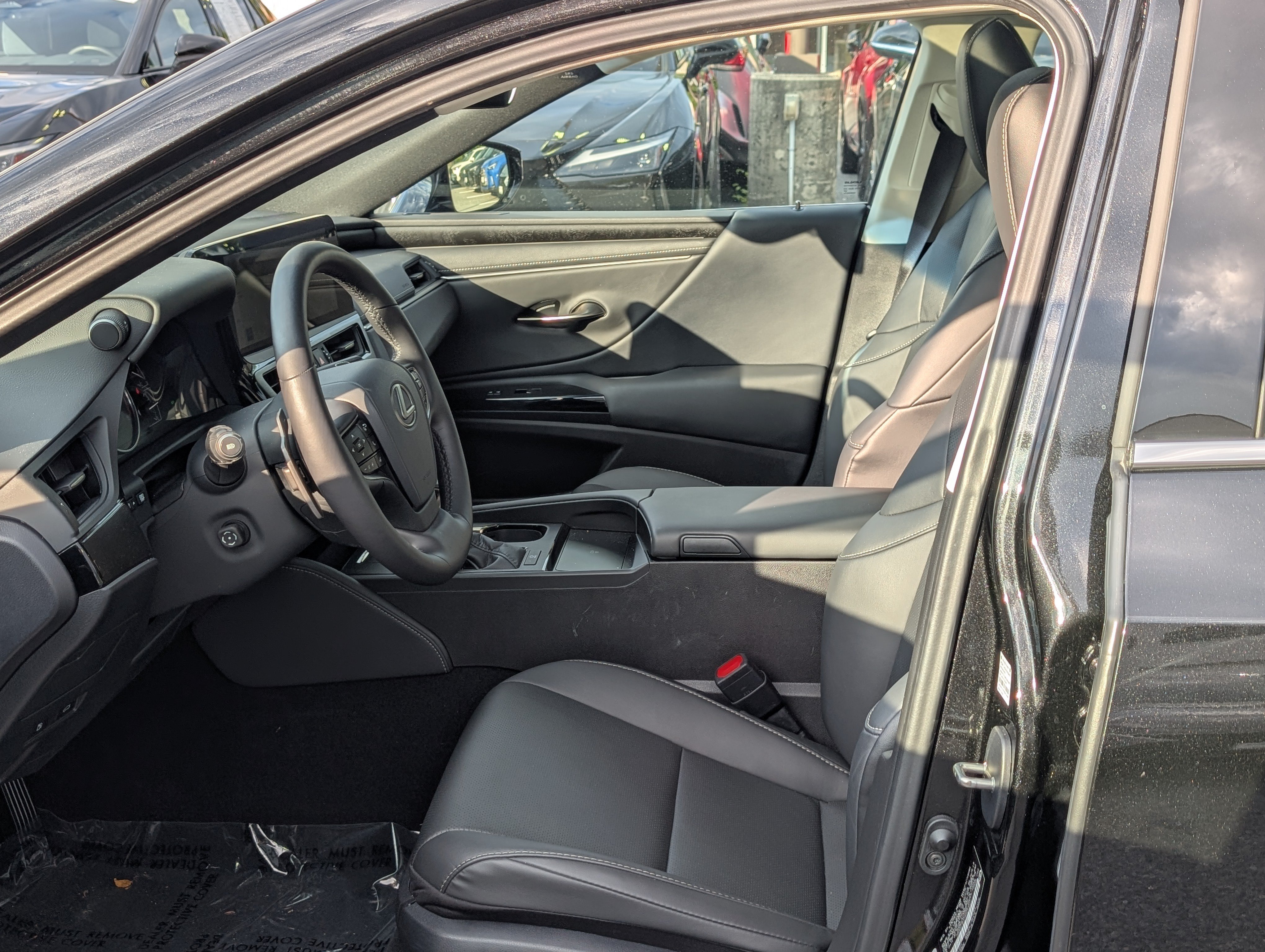 Used 2025 Lexus ES 350 w/ Premium Package FWD image 16