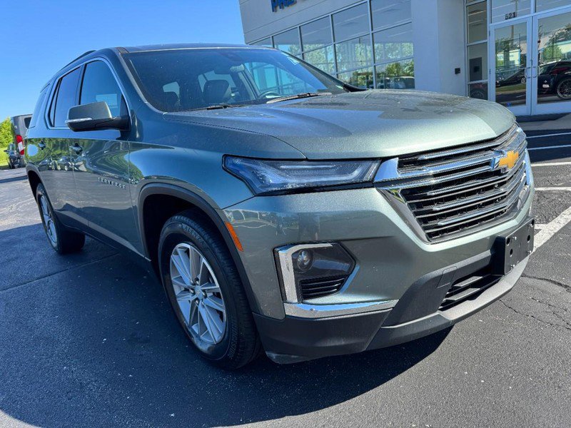 Used 2023 Chevrolet Traverse LT FWD video 2