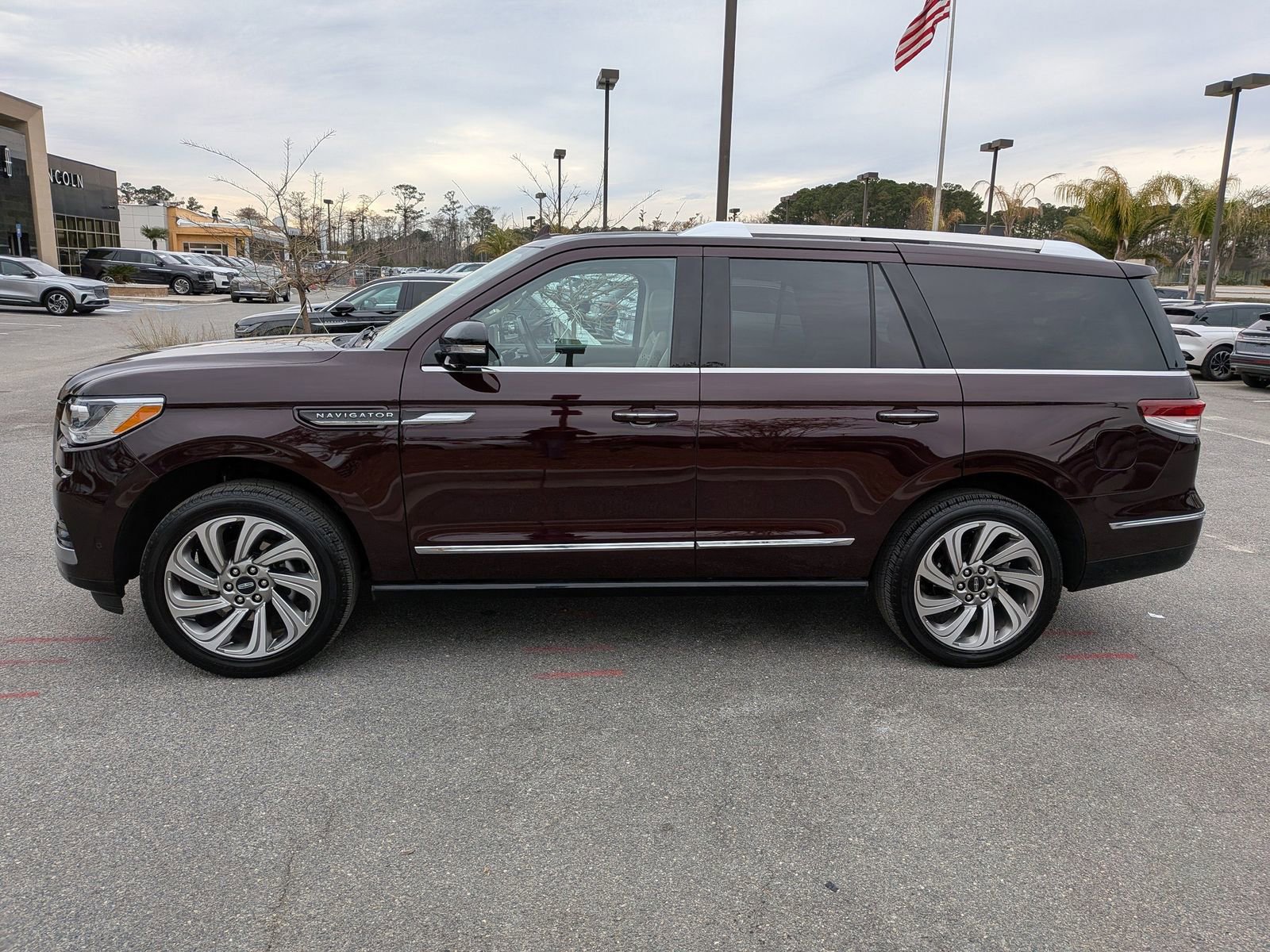Certified 2023 Lincoln Navigator Reserve image 7