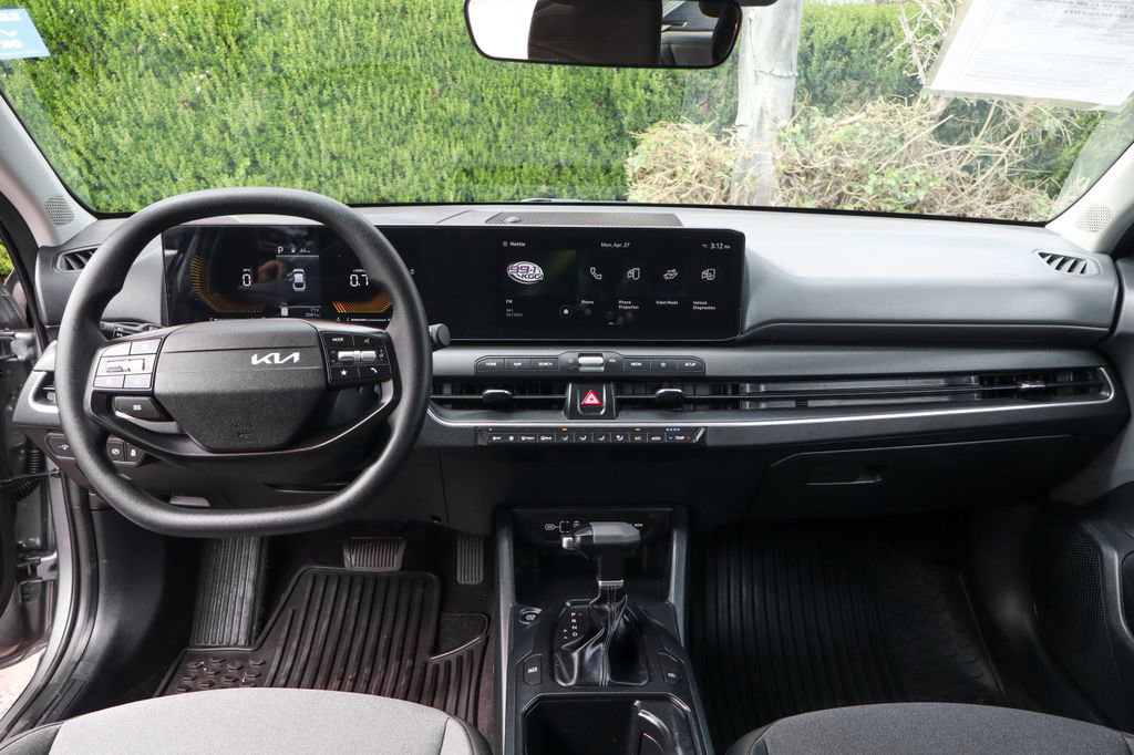 Used 2025 Kia K4 FWD image 26