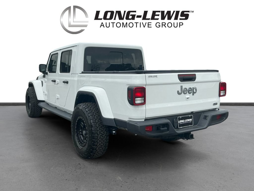 Used 2023 Jeep Gladiator Overland w/ Trailer Tow Package AWD/4WD image 4