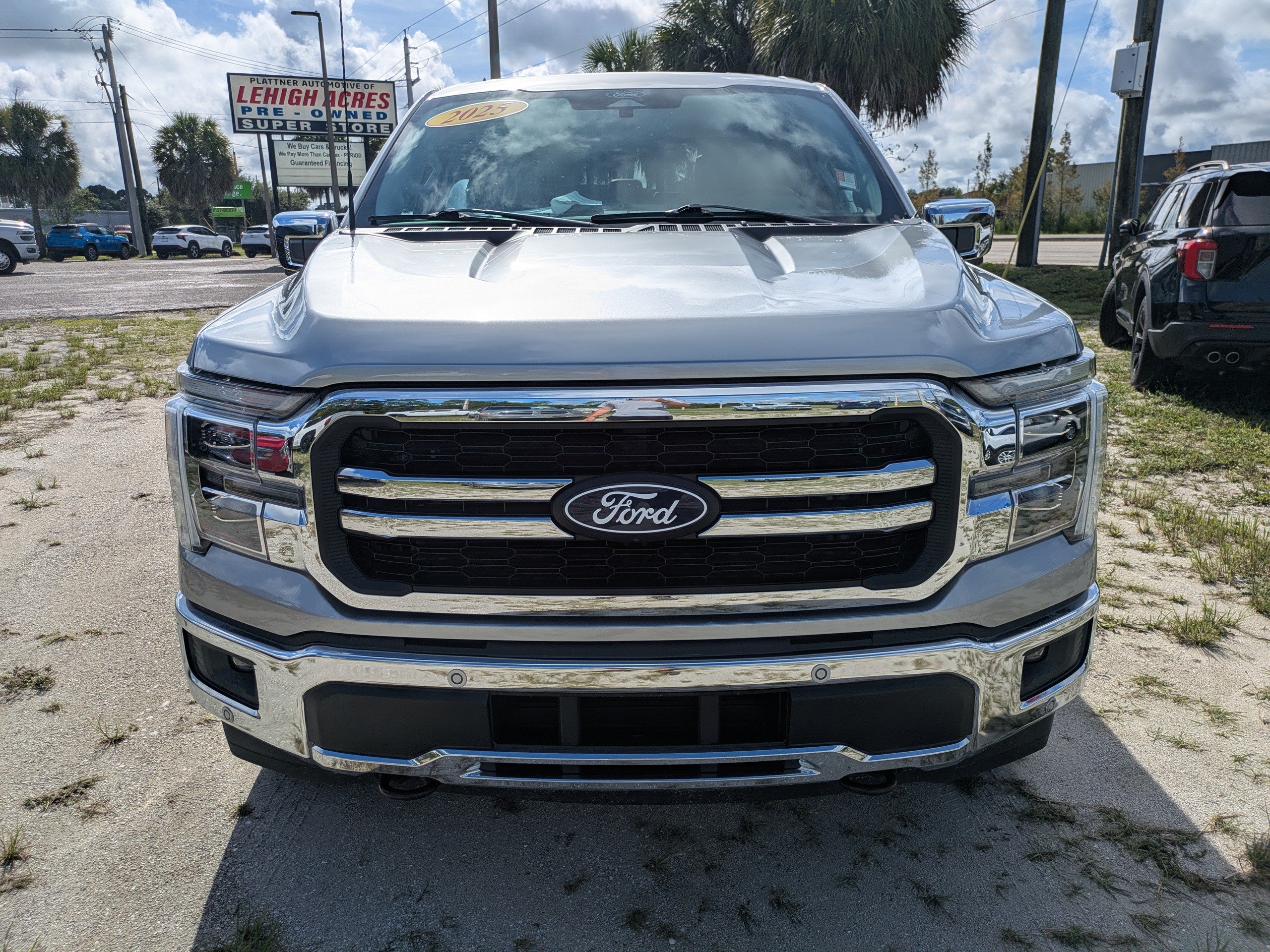 Used 2025 Ford F150 Lariat w/ Equipment Group 501A Mid AWD/4WD image 9