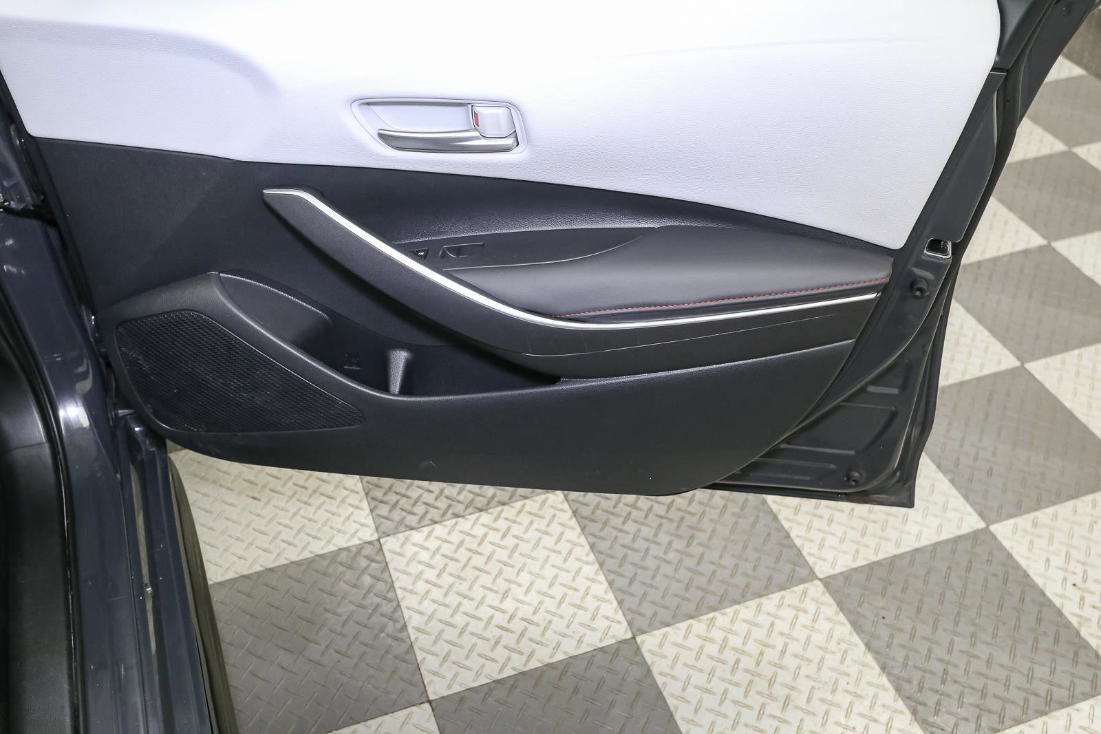 Used 2024 Toyota Corolla SE FWD image 18