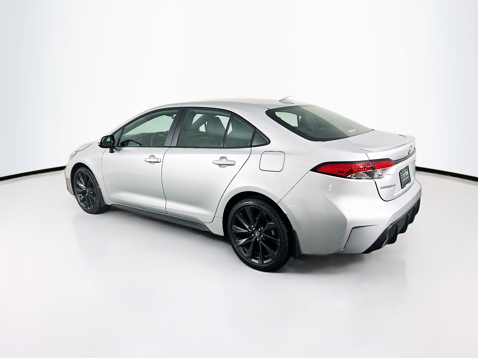 Used 2026 Toyota Corolla SE FWD image 5