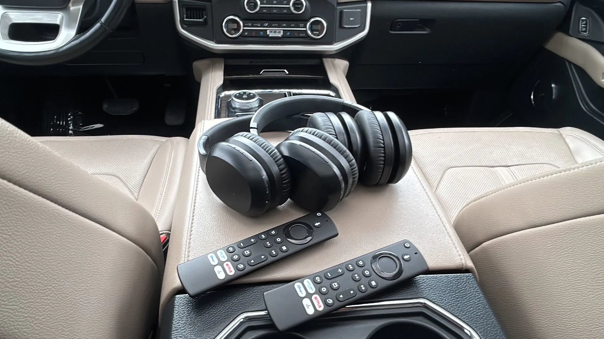 Used 2023 Ford Expedition Limited image 36