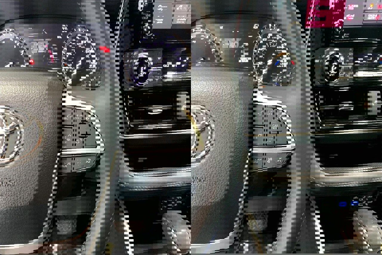 Used 2022 Toyota Highlander XLE image 22