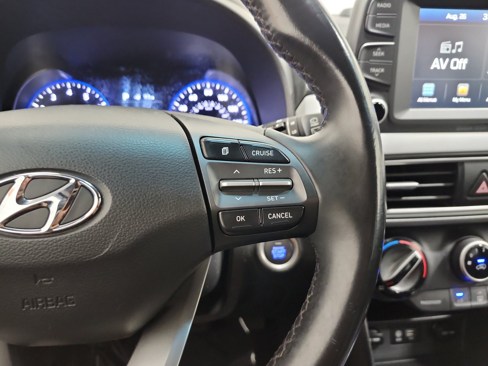Used 2018 Hyundai Kona SEL AWD/4WD image 16