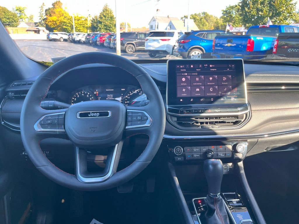 Used 2024 Jeep Compass Trailhawk w/ Trailhawk Convenience Group image 14