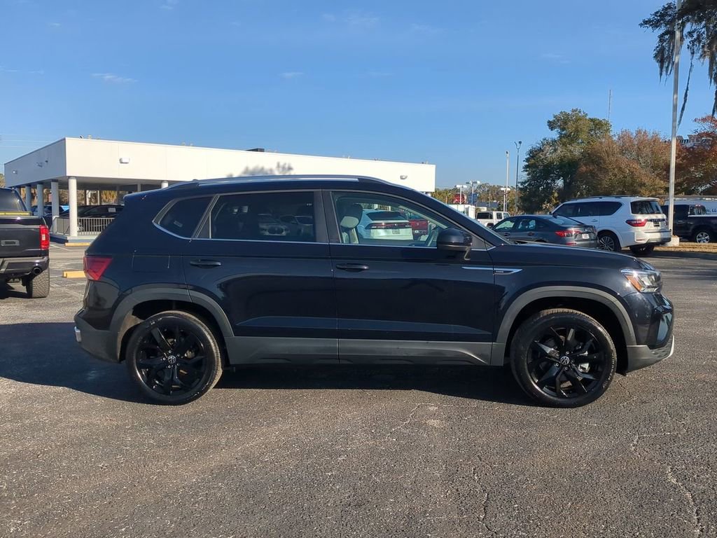 Used 2024 Volkswagen Taos SE image 4