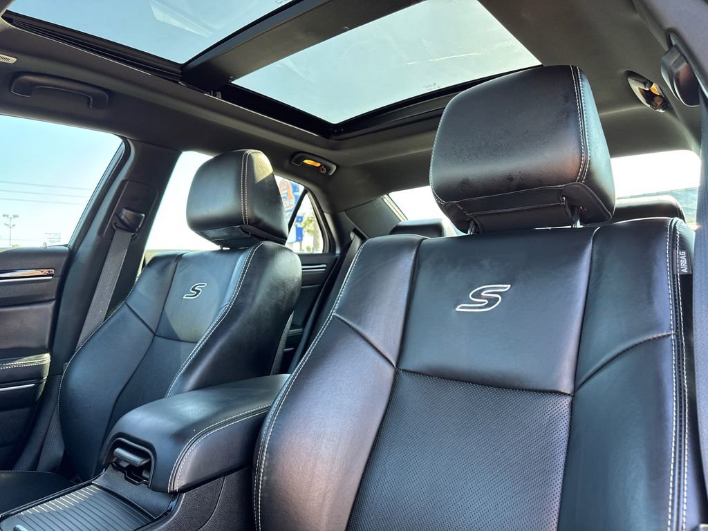 Used 2023 Chrysler 300 S w/ Comfort Group image 14