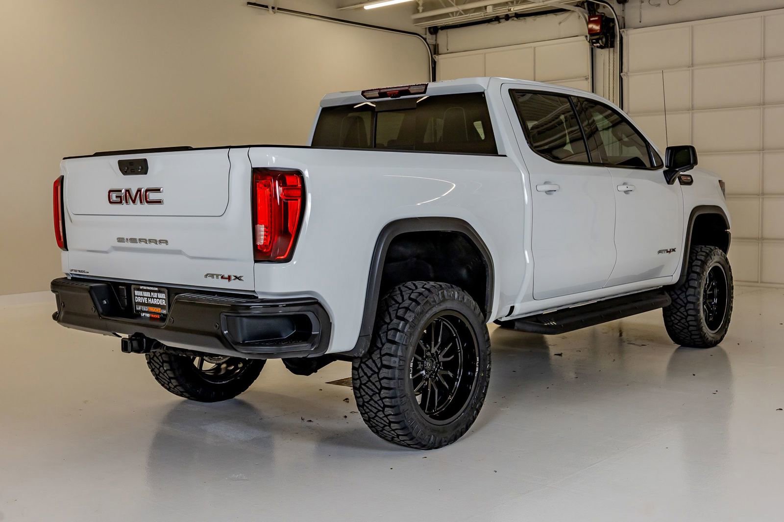 Used 2026 GMC Sierra 1500 AT4X AWD/4WD image 10