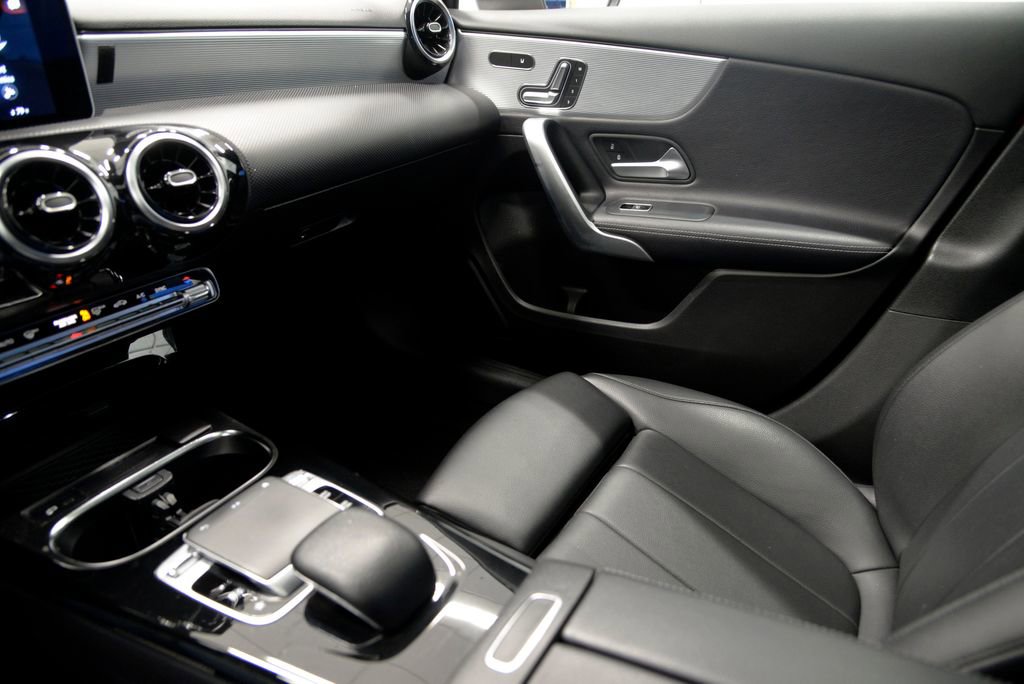Used 2020 Mercedes-Benz A 220 4MATIC image 27