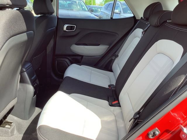 Certified 2026 Hyundai Venue SEL FWD image 31