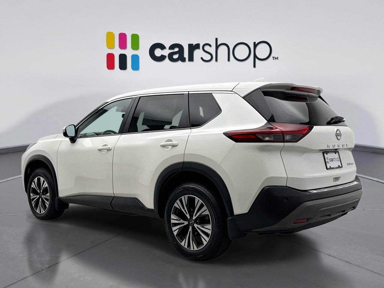 Used 2023 Nissan Rogue SV image 3