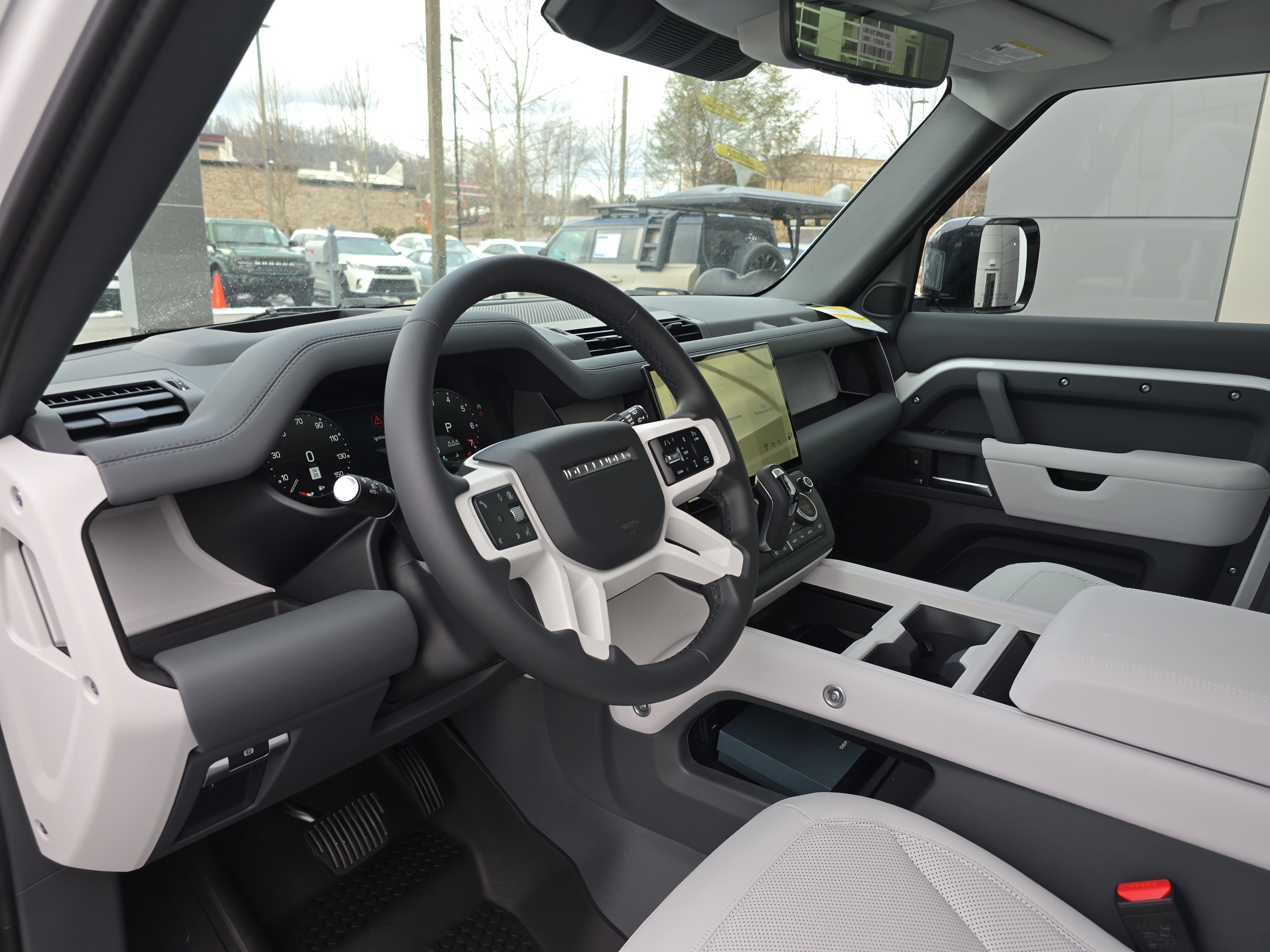 Certified 2026 Land Rover Defender 110 X-Dynamic SE AWD/4WD image 23