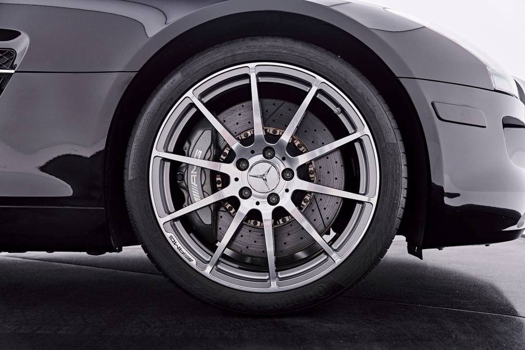 Used 2012 Mercedes-Benz SLS AMG Coupe image 38