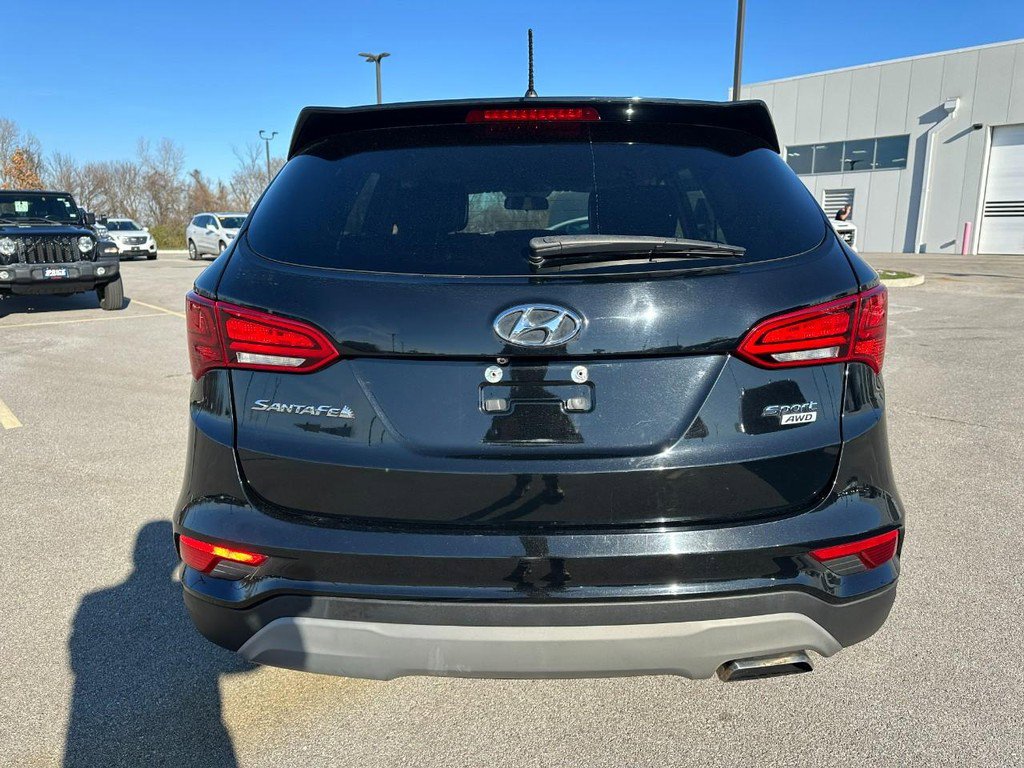 Used 2018 Hyundai Santa Fe Sport image 4