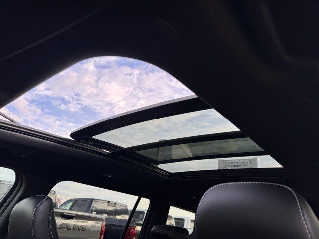 New 2025 Jeep Grand Cherokee L Limited w/ Trailer Tow Package image 27